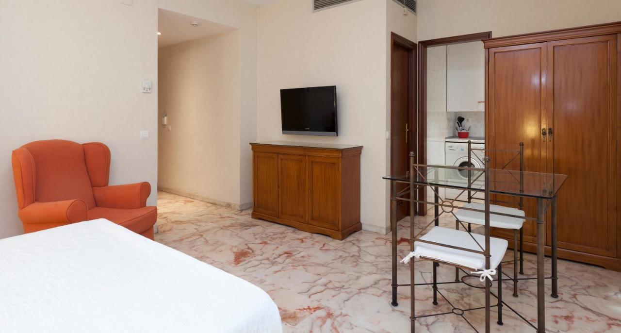 Apartamentos Vertice Bib Rambla Seville Luaran gambar