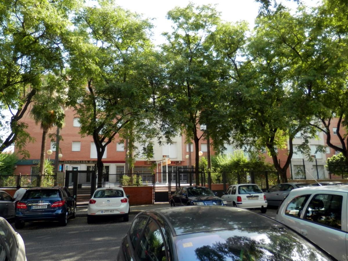Apartamentos Vertice Bib Rambla Seville Luaran gambar